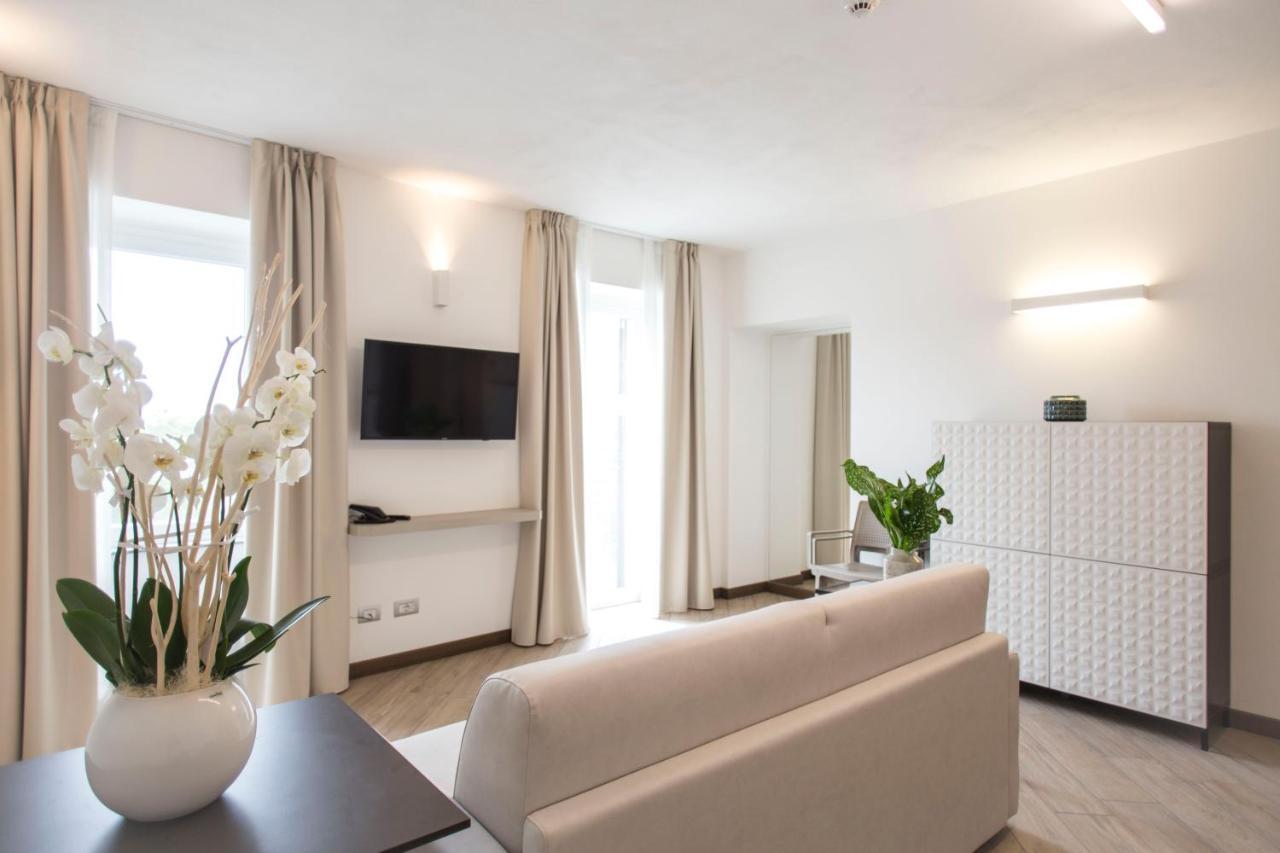 Hotel Ponti Angera Ngoại thất bức ảnh