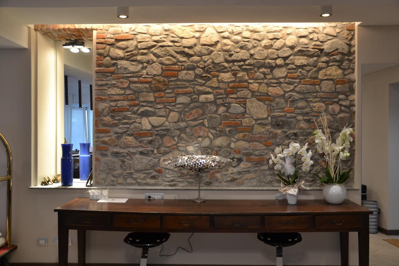 Hotel Ponti Angera Ngoại thất bức ảnh