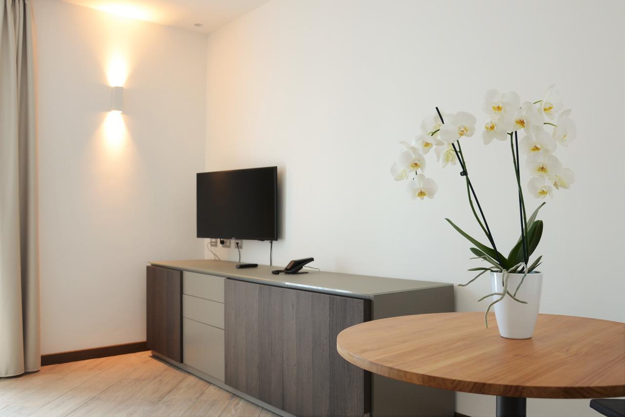 Hotel Ponti Angera Ngoại thất bức ảnh