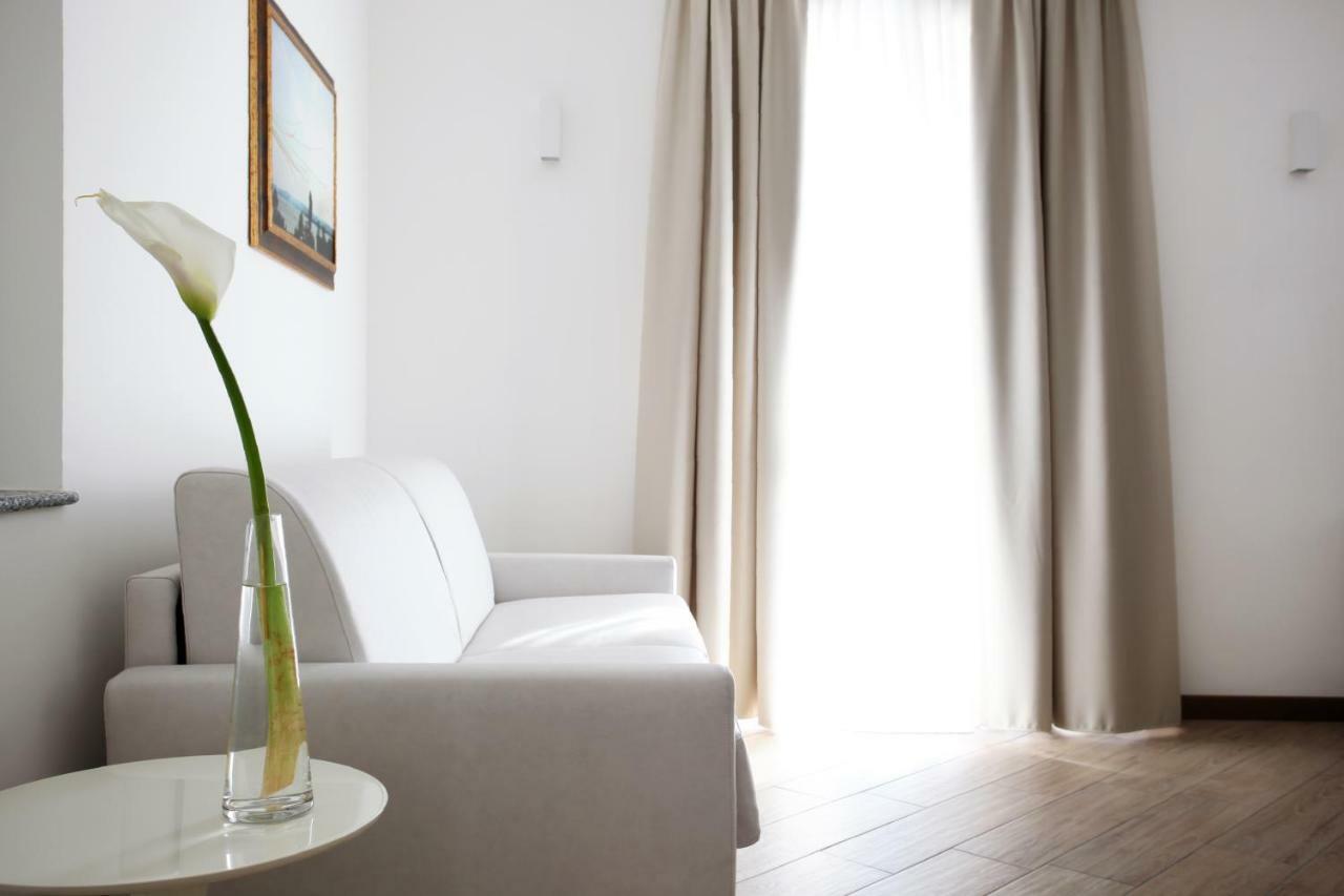 Hotel Ponti Angera Ngoại thất bức ảnh